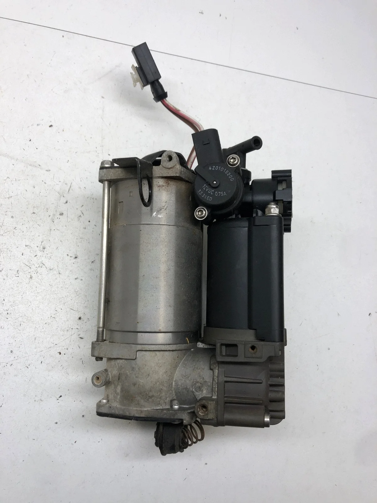 Compressore sosp. pneum. Mercedes E W211 image 3