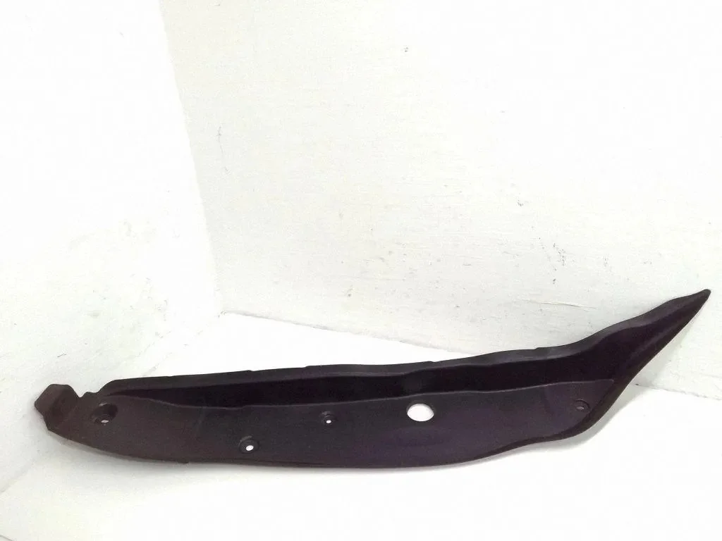 Lokasuojan päätykappale Mercedes-Benz GLC A2538890125