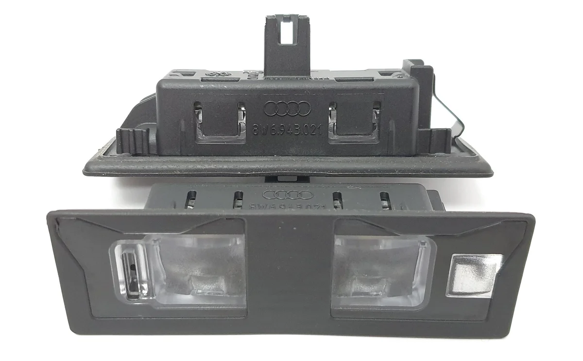 Audi 8W6943021 Registreringsskyltsbelysning image 4