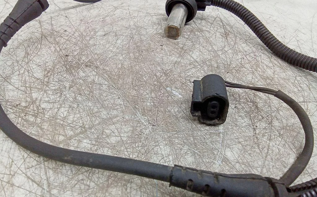 ABS Sensor vorne rechts Audi A6 981202 1998 image 5