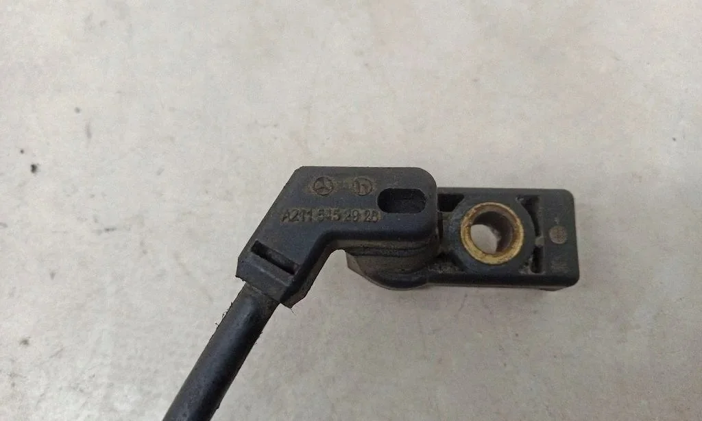 Mercedes-Benz CLS C219 ABS Sensor Kabelbaum A2116452928 image 4