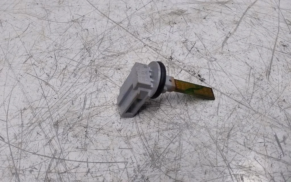 Temperature Sensor Mercedes R-Class W251 A2518300072 image 4