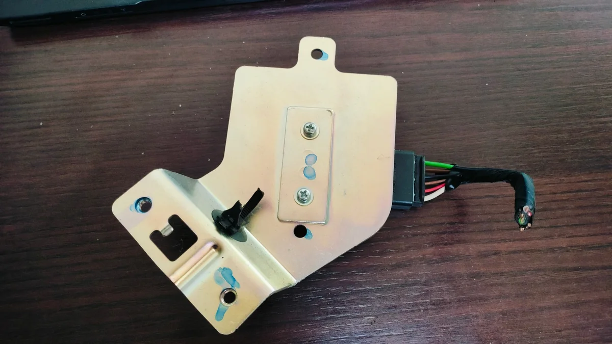 Module pompe carburant Nissan Qashqai J11 17001BD70A