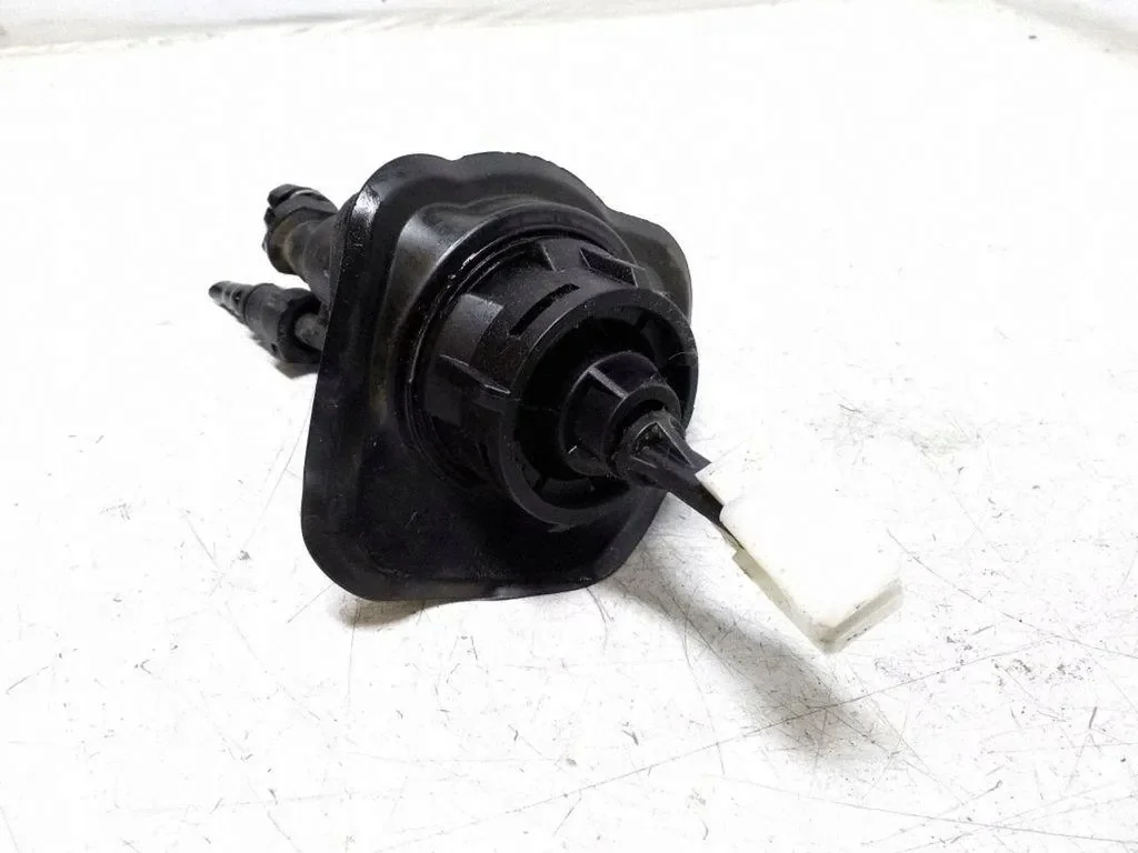 Cylindre d'embrayage Mazda 3 3M517A543AF image 3