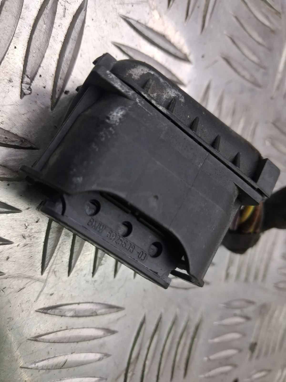 BMW Stecker 6913653 Gebraucht thumbnail 4