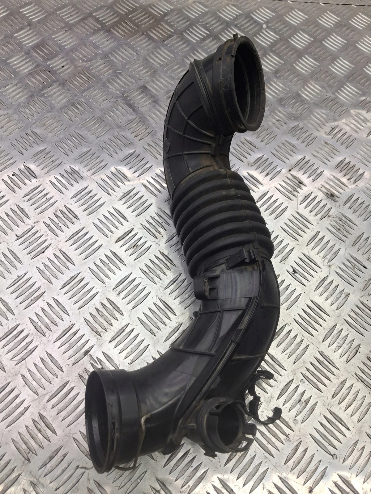 Rura dolotu powietrza BMW F31 7810745