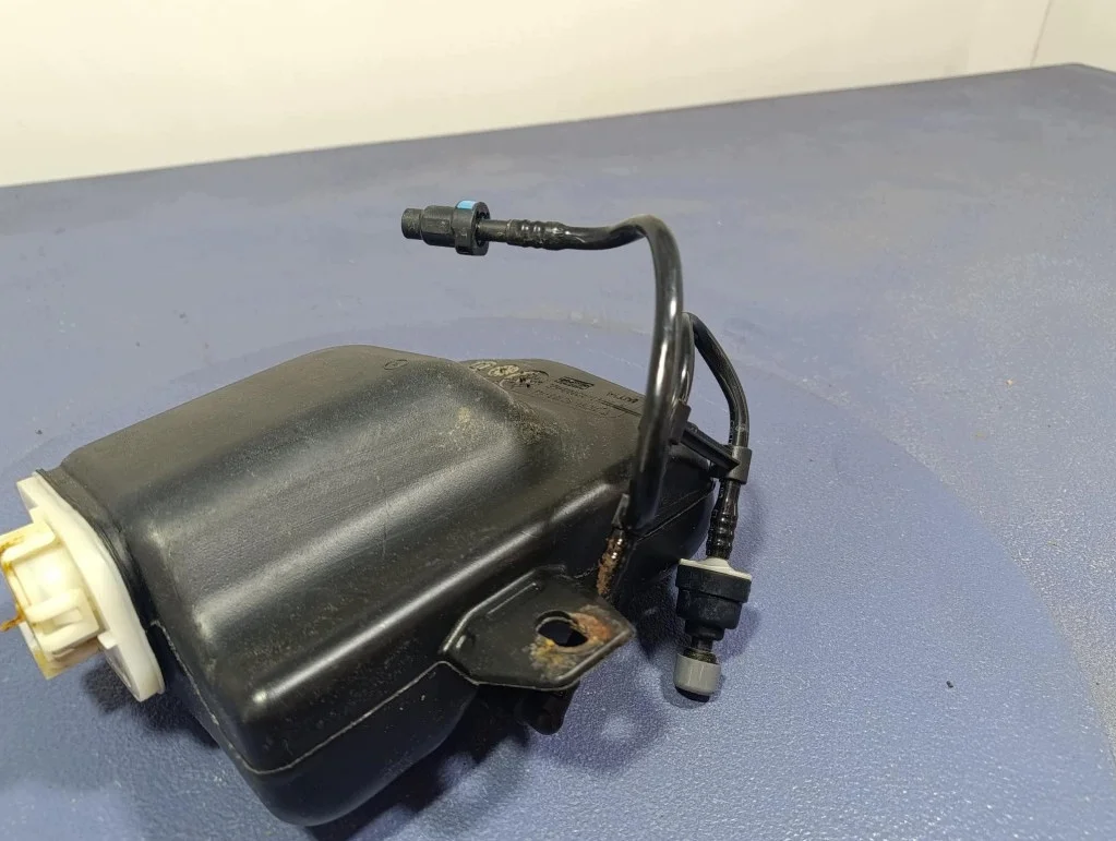 AdBlue Tank Ford C-MAX 3M51-9C103-AJ image 6