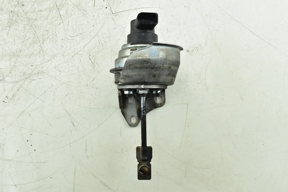 Turbiinin säätölaite VW Golf VI Audi A3 769566-0005