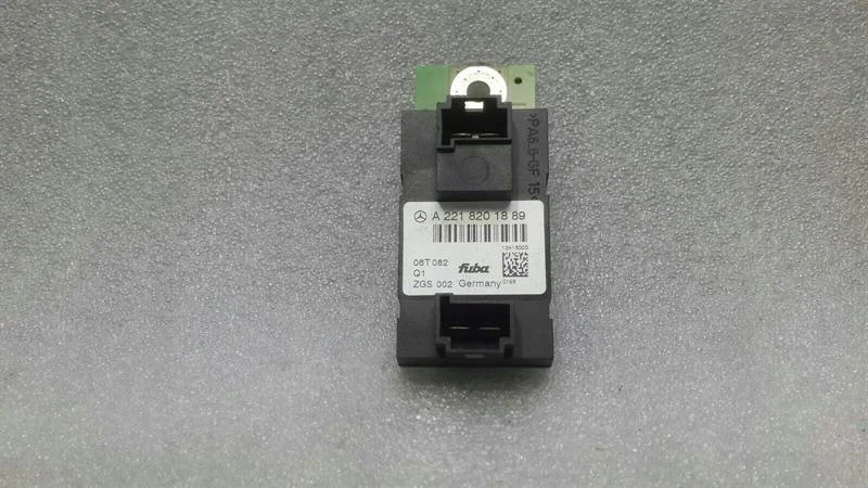 Antennivahvistin Mercedes S-W221 A2218201889 image 3