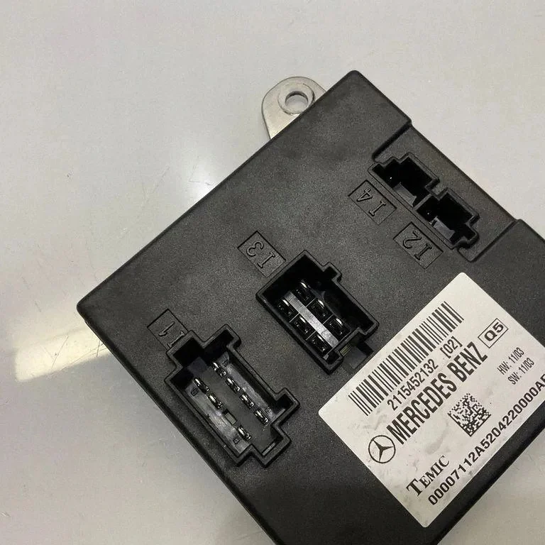 Módulo de Conforto Mercedes-Benz E (W211) A2115452132