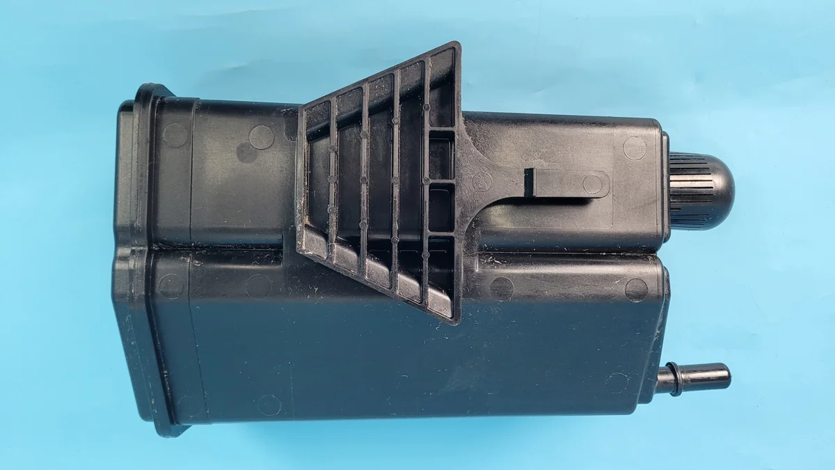 Filtro Carbón Mercedes W214 E200 A0004703300