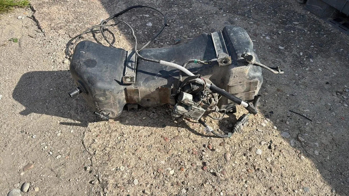 AdBlue Tank Ford Ranger 3.2 TDdi 2019 image 3
