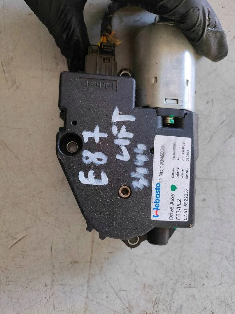 BMW E81 Schiebedach Motor 6922257 image 4