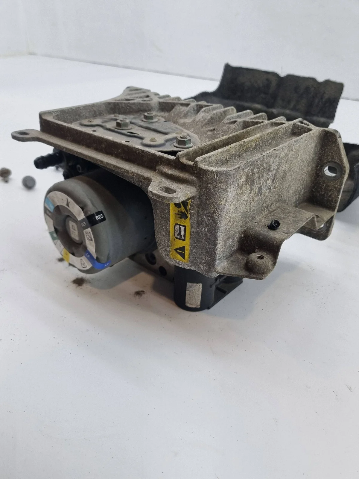 Luftfederkompressor hinten Ram 1500 DT 68496113AB image 5