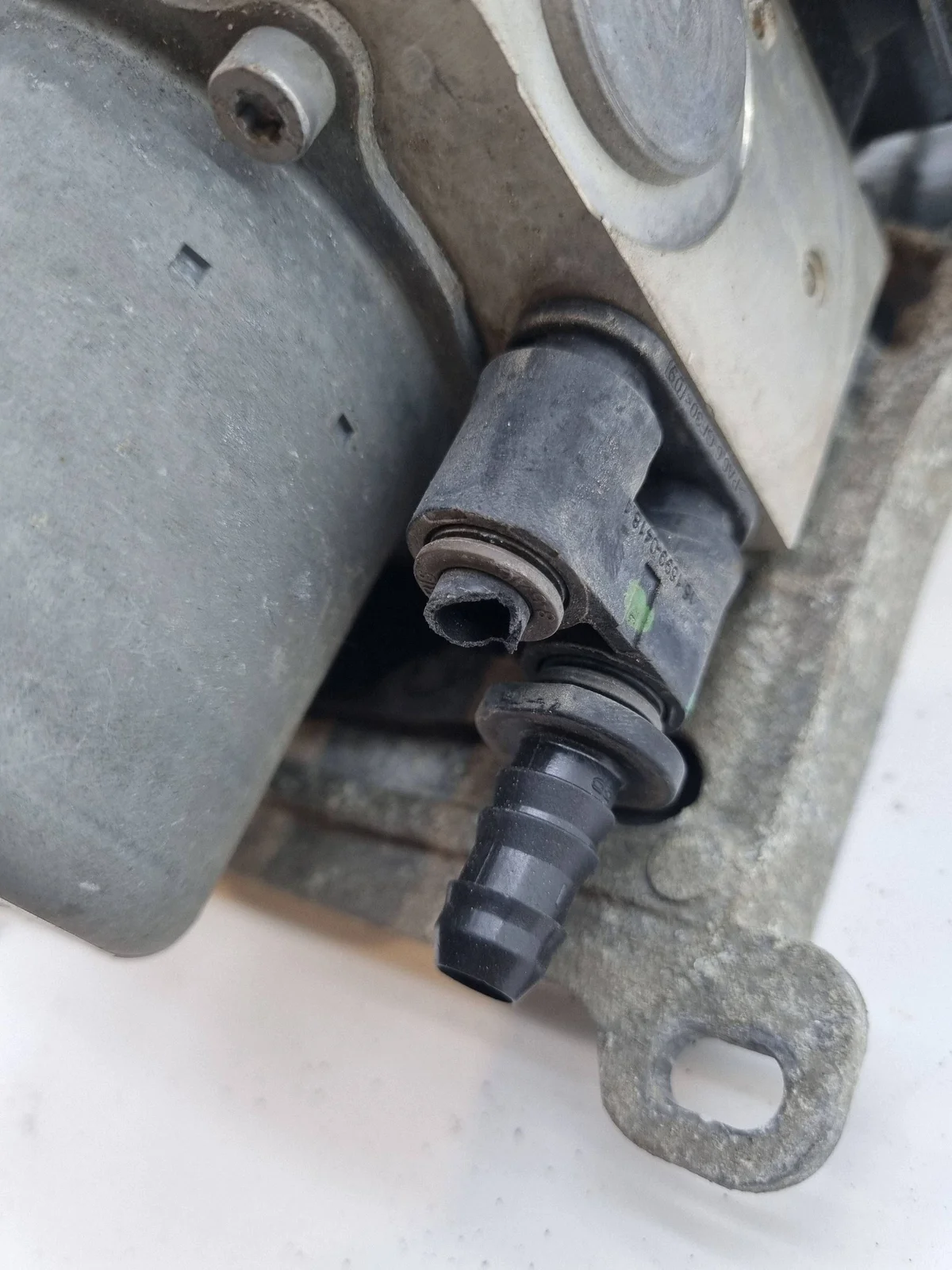 Luftfederkompressor hinten Ram 1500 DT 68496113AB image 6