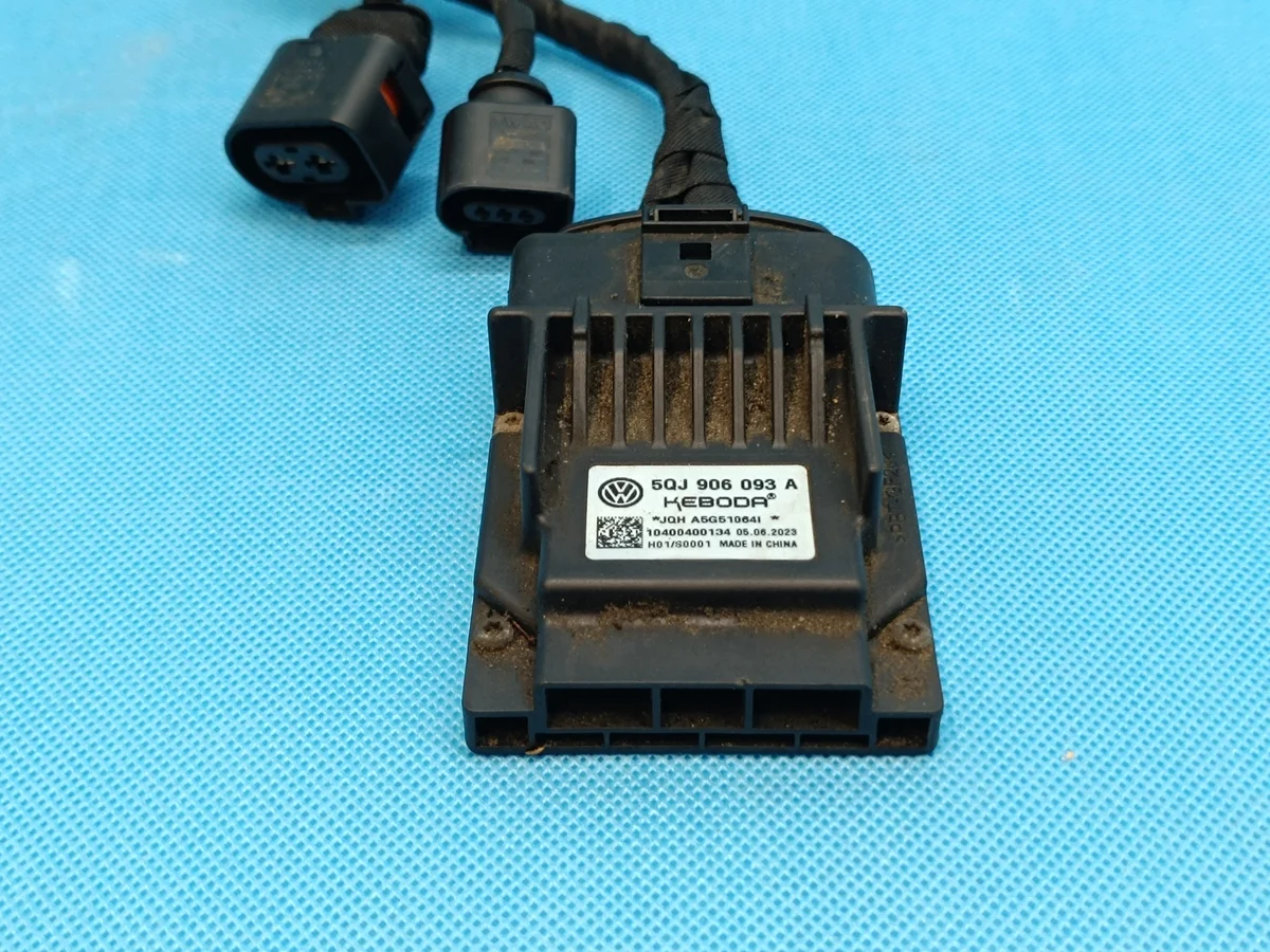 Steuergerät Pumpe Audi Q3 F3 2.0 TFSI 5QJ906093A image 3