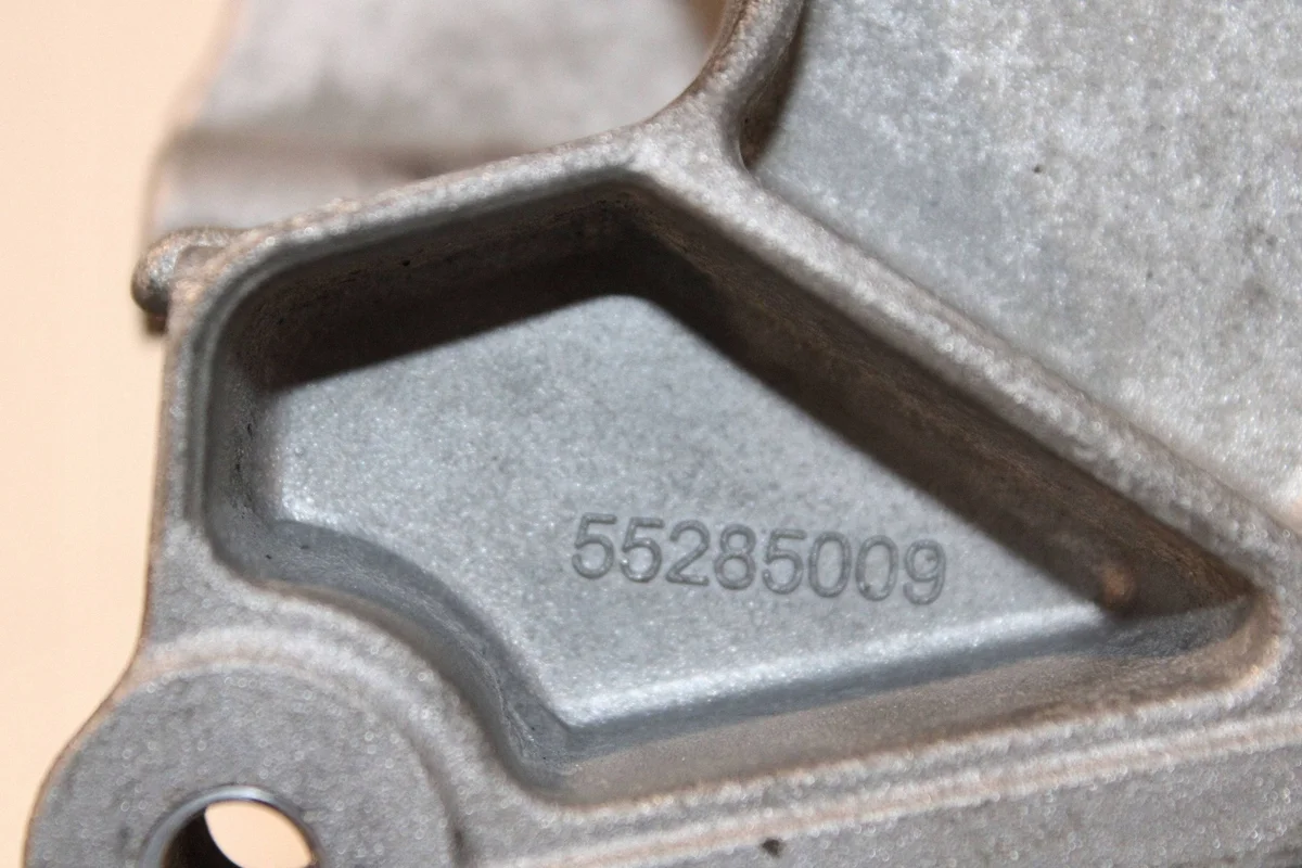 Jeep Cherokee 2019 Pompe à carburant fixation 55285009 image 8