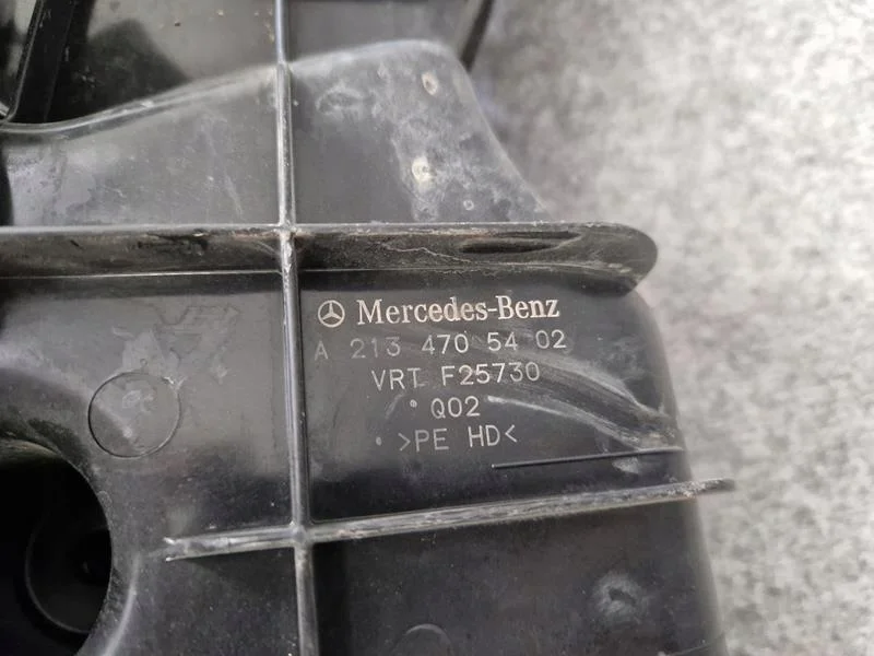 AdBlue Tank Mercedes E W213 A2134705402 image 6