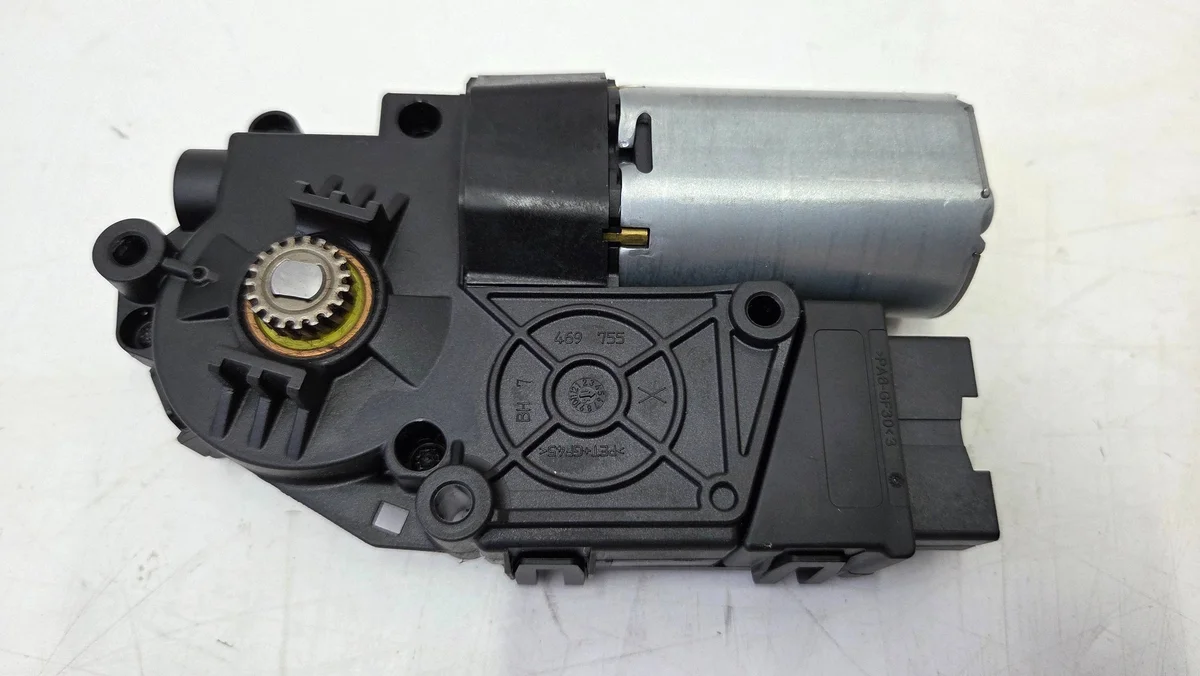 Moteur de toit ouvrant Jaguar XE X760 GX7353508AC