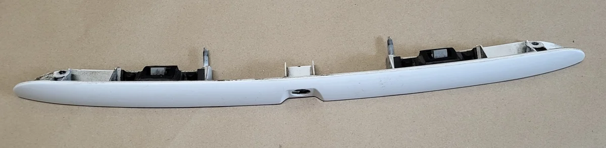 Audi A4 B5 Kombi Heckklappenleiste gebraucht image 3