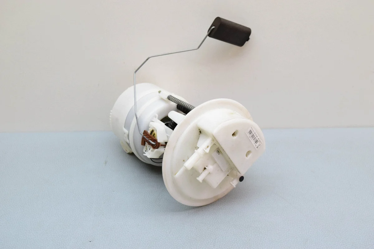 Geber Kraftstoff Peugeot 3008 II OEM 100122694