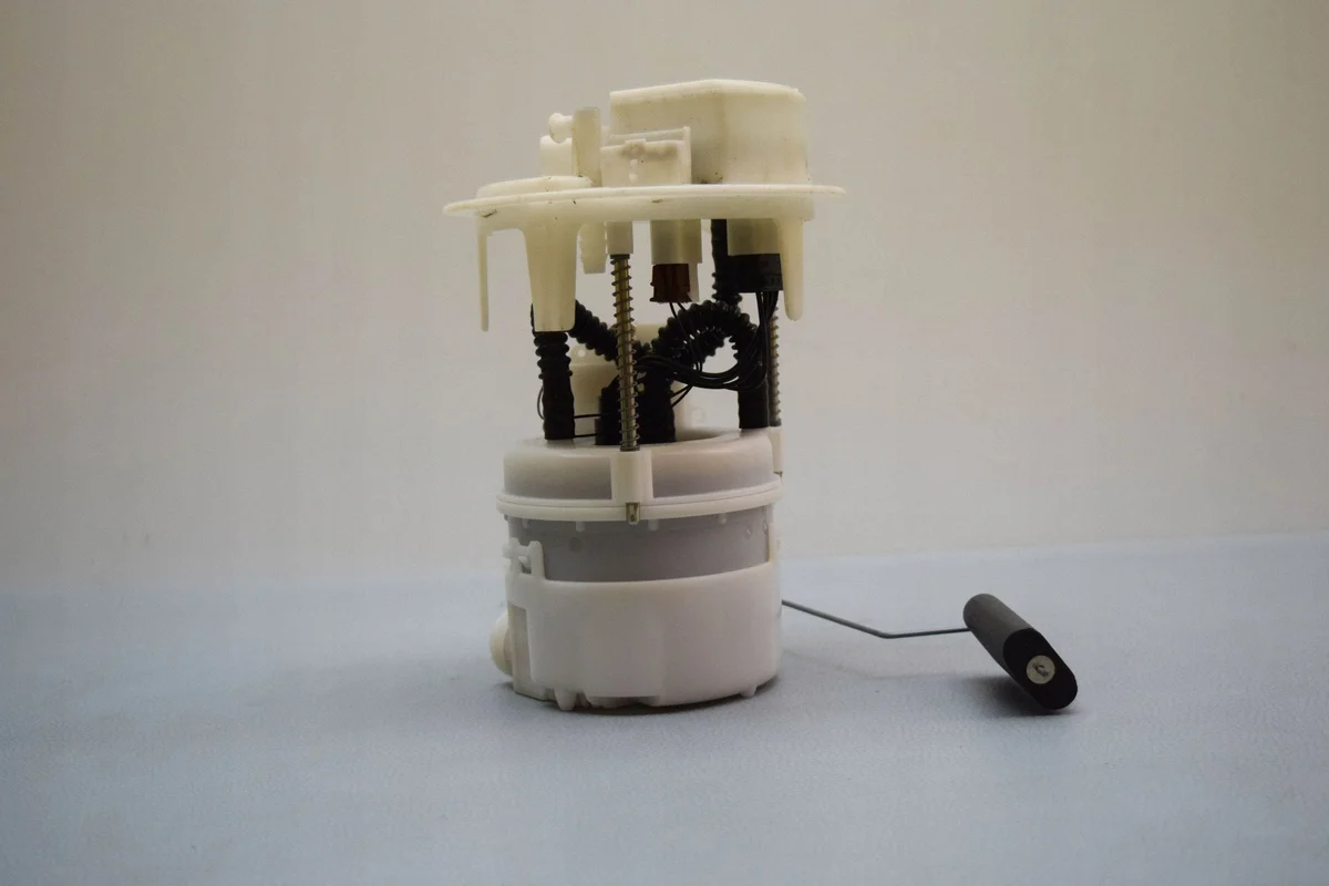 Geber Kraftstoff Peugeot 3008 II OEM 100122694 image 3