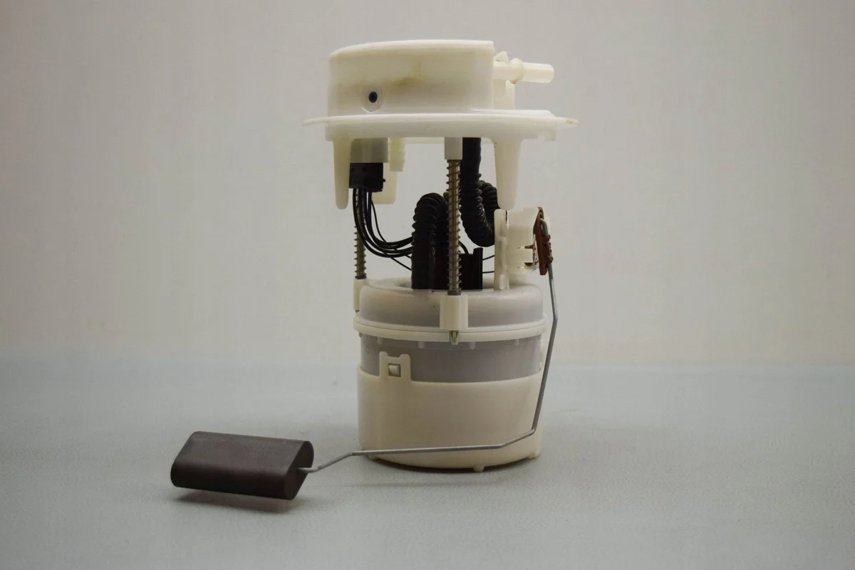 Geber Kraftstoff Peugeot 3008 II OEM 100122694 image 4