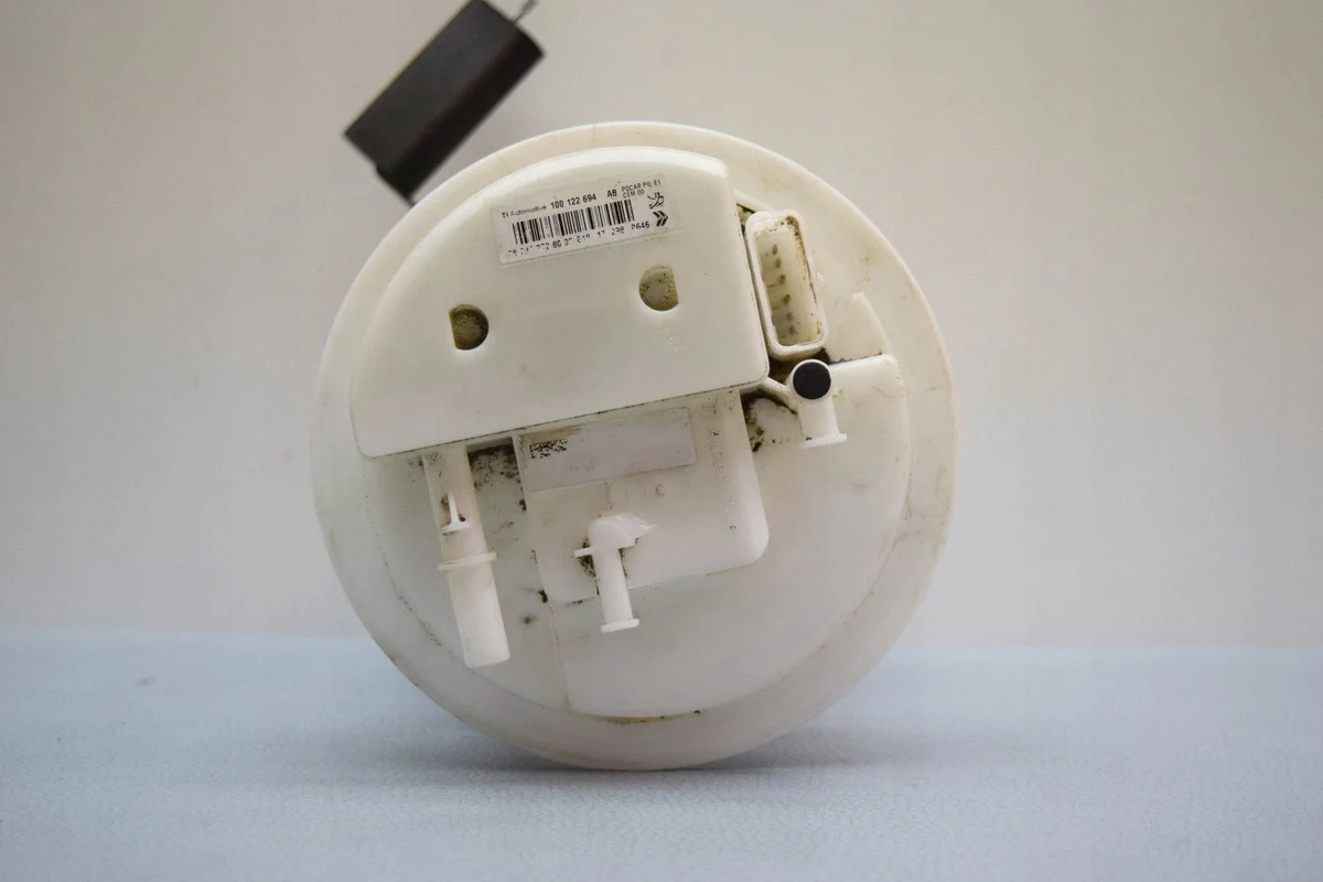 Geber Kraftstoff Peugeot 3008 II OEM 100122694 image 6