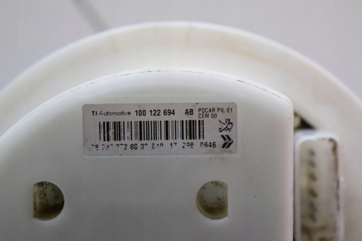 Geber Kraftstoff Peugeot 3008 II OEM 100122694 image 9