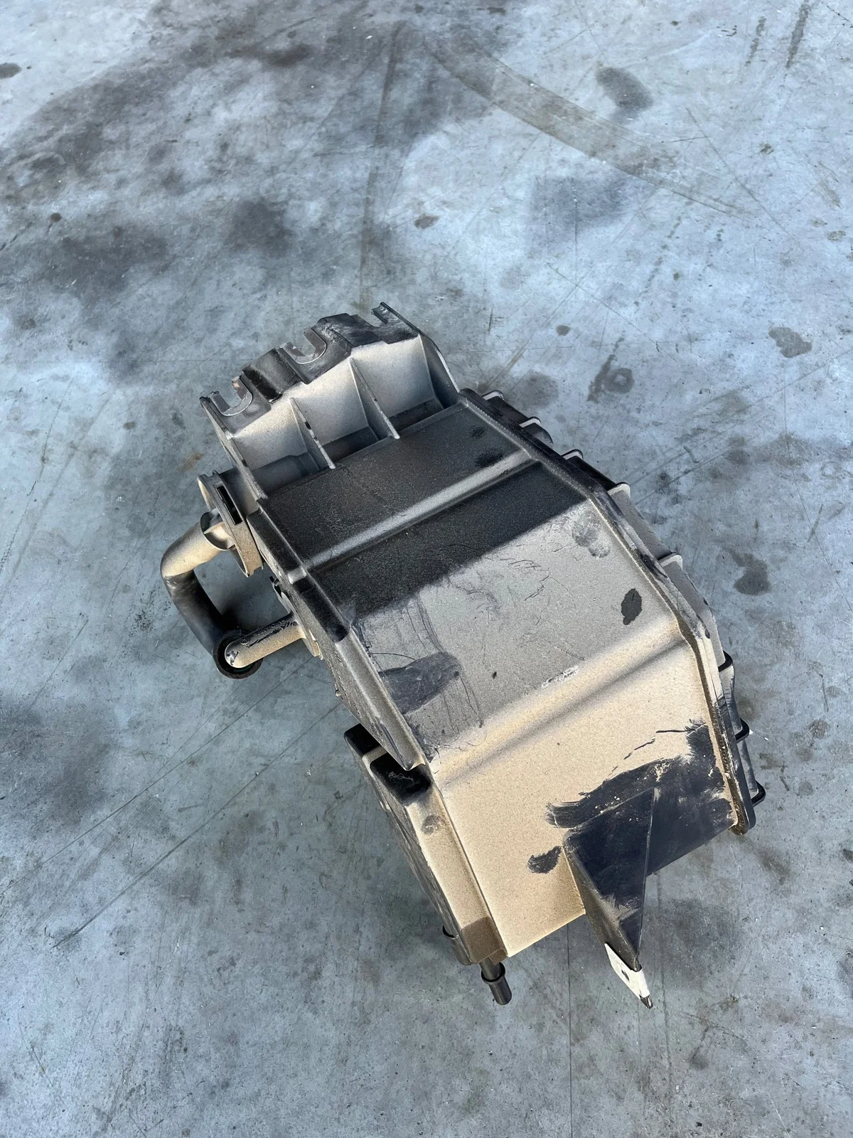 Alfa Romeo Stelvio 2.0 Benzin Kohlefilter image 7