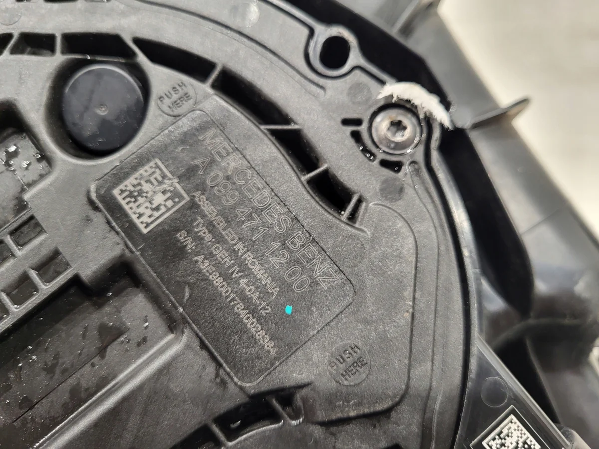 AdBlue Tank Mercedes E-Klasse W213 A2134709301 image 4