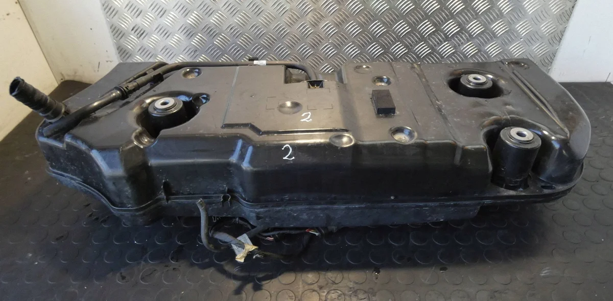 AdBlue-säiliö Mercedes W167 A1674703205