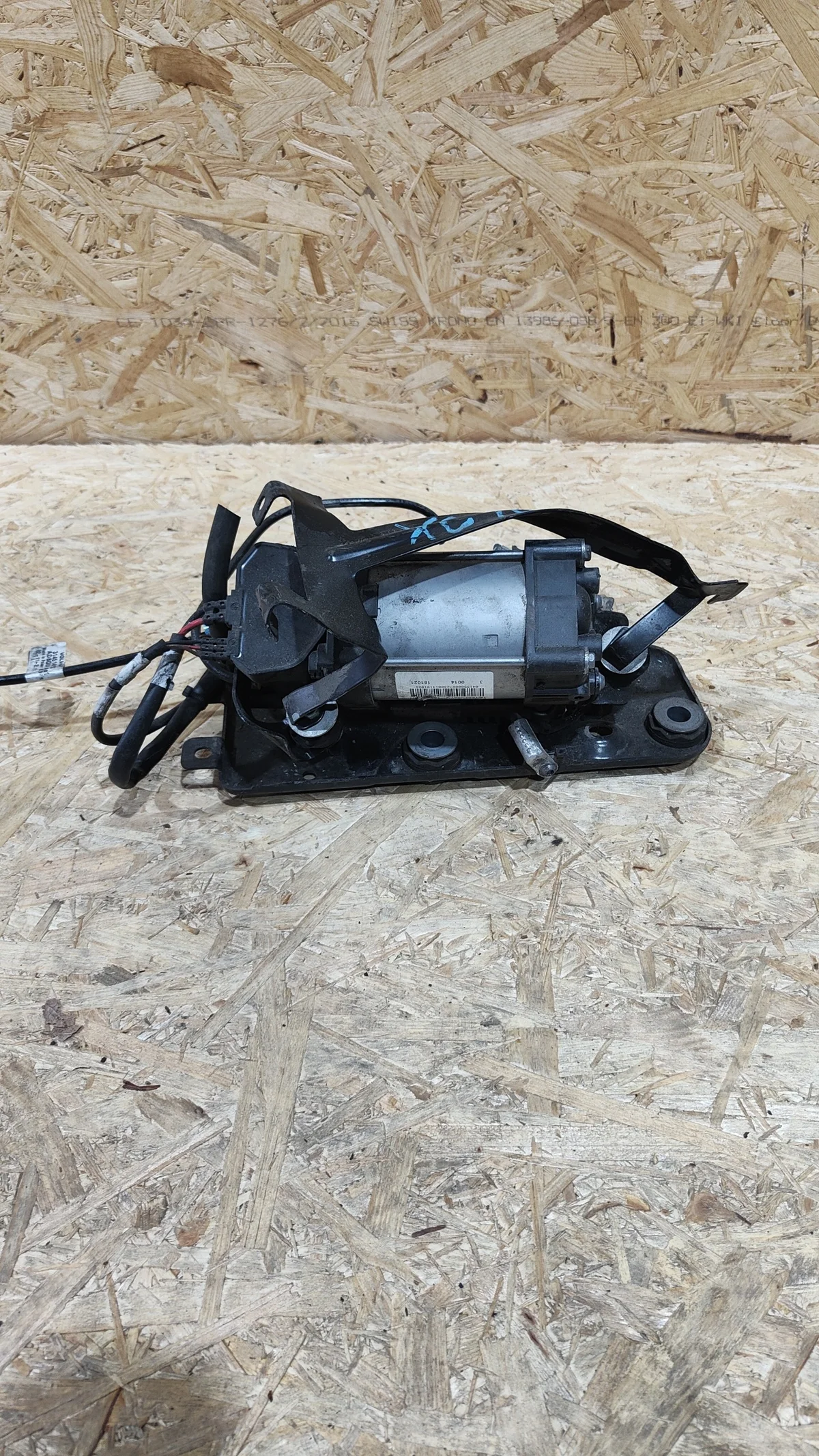 Volvo XC60/XC90 Compressor Ophanging thumbnail 3