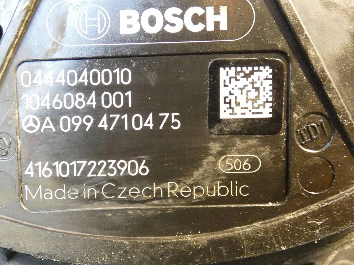 AdBlue Tank Mercedes W205 A2054703901 thumbnail 6