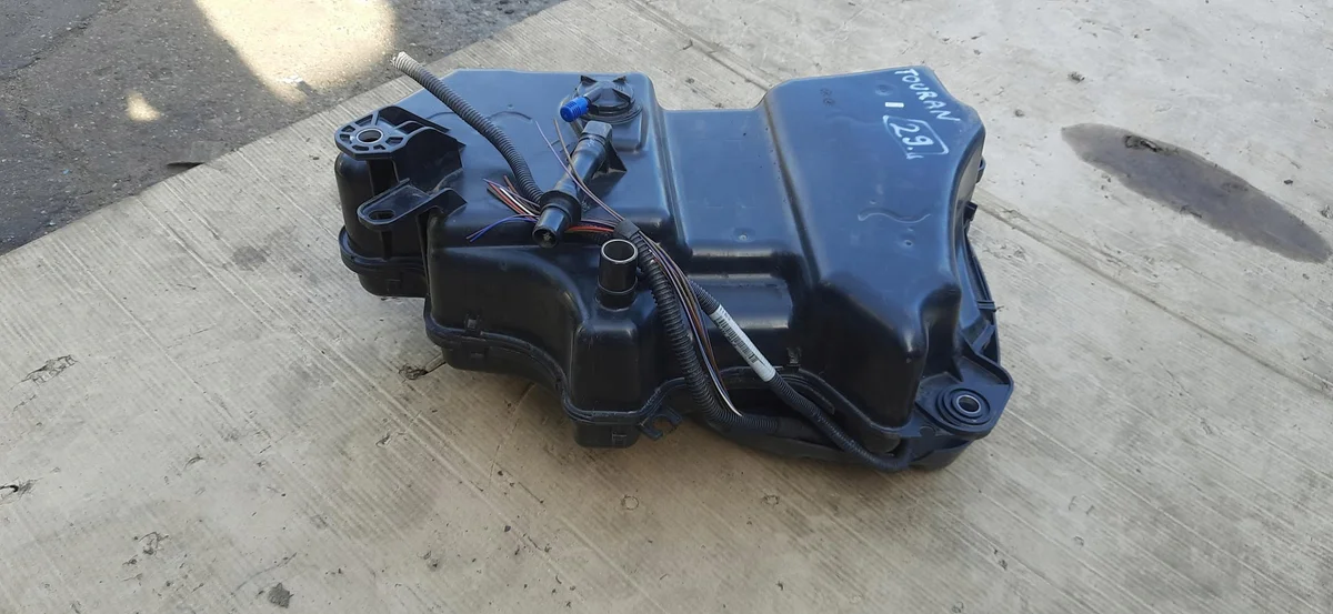 AdBlue Tank Pumpe VW Touran III 5QA131877C image 3