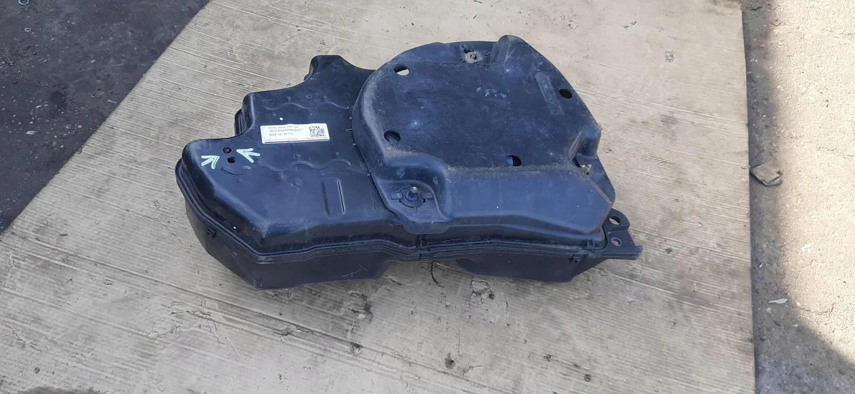 AdBlue Tank Pumpe VW Touran III 5QA131877C image 7