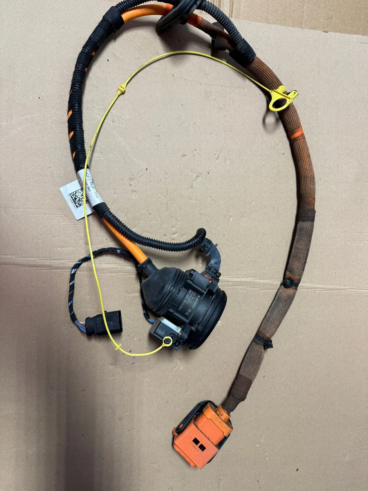 Volkswagen Touareg III CR7 Prise de charge faisceau VP158799899