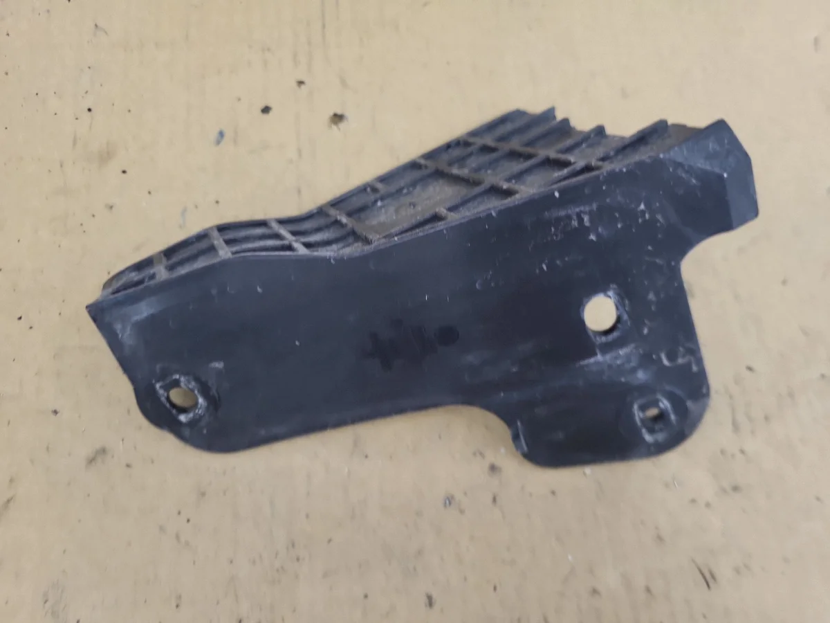 Mocowanie komputera Ford Mustang VII FR3C9647BE