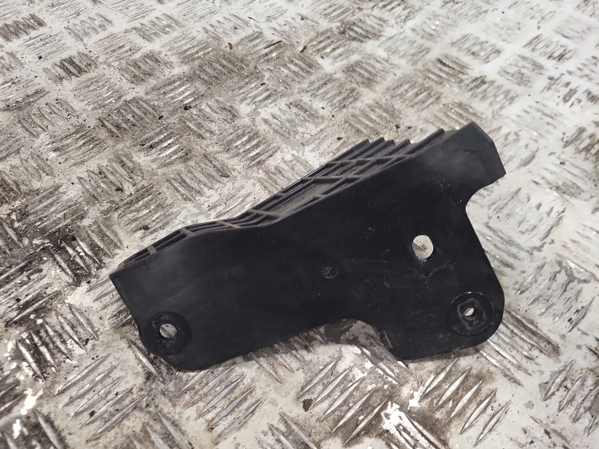 Mocowanie komputera Ford Mustang VII FR3C9647BE
