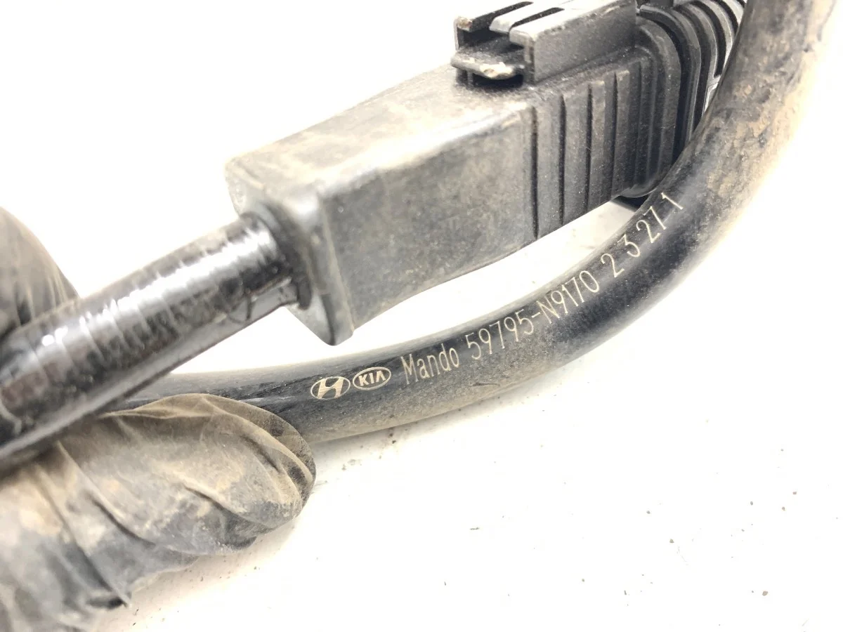 Kia Sportage V Sensor ABS links hinten image 4