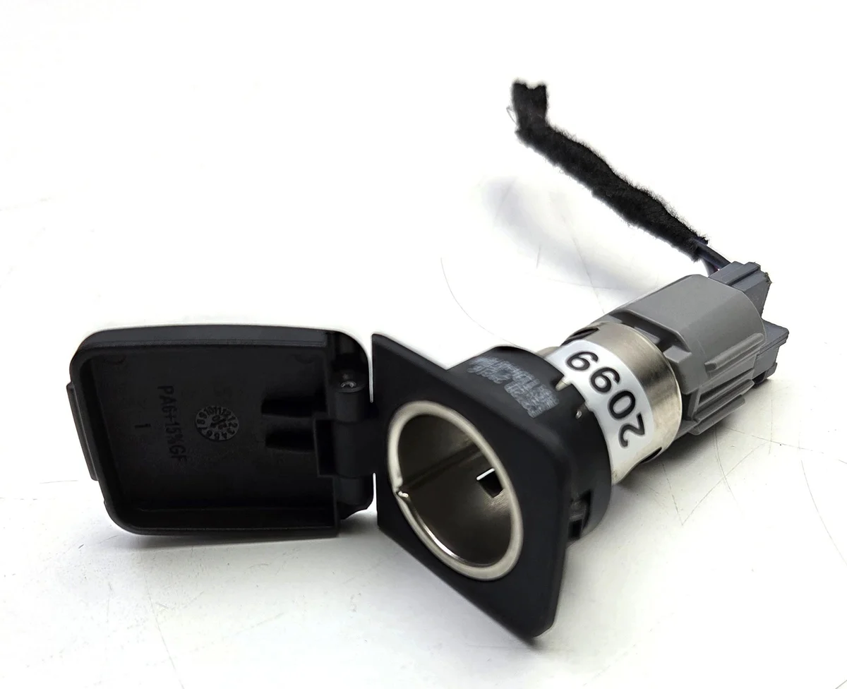 Prise allume-cigare Ford Mondeo MK5 HS7T19A487BAW