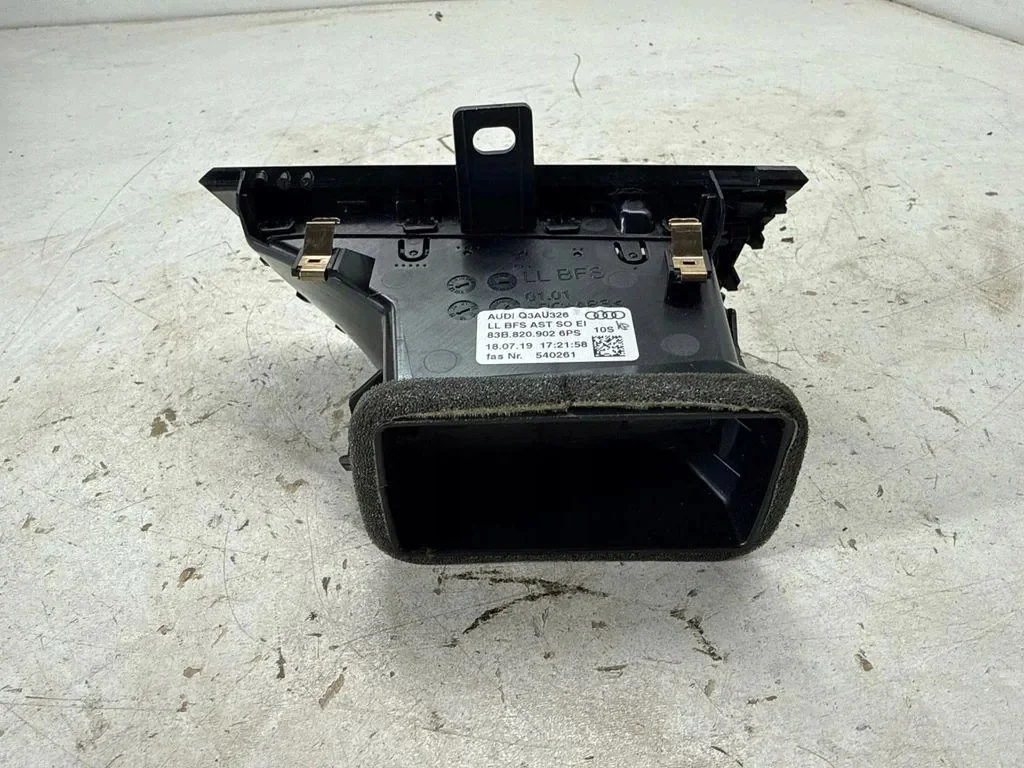 Audi Q3 (F3) Lüftungsdüsen 83B820902 image 4