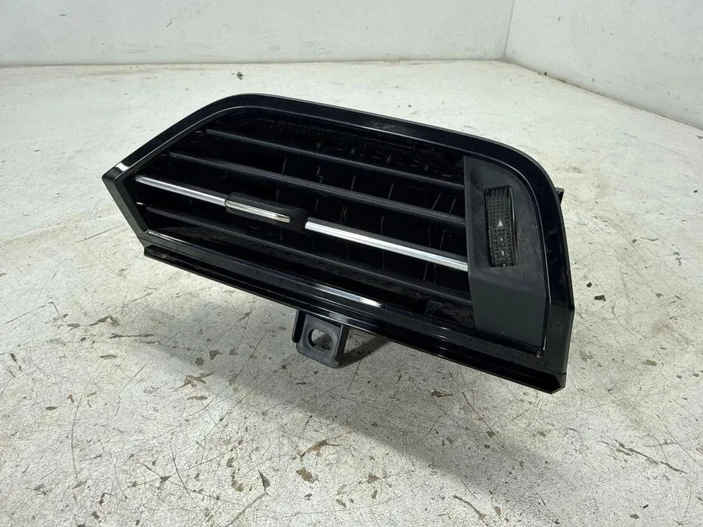 Audi Q3 (F3) Lüftungsdüsen 83B820902 image 5