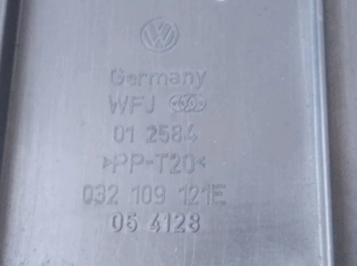 Jakopään suojakansi VW Golf 3 Vento image 5
