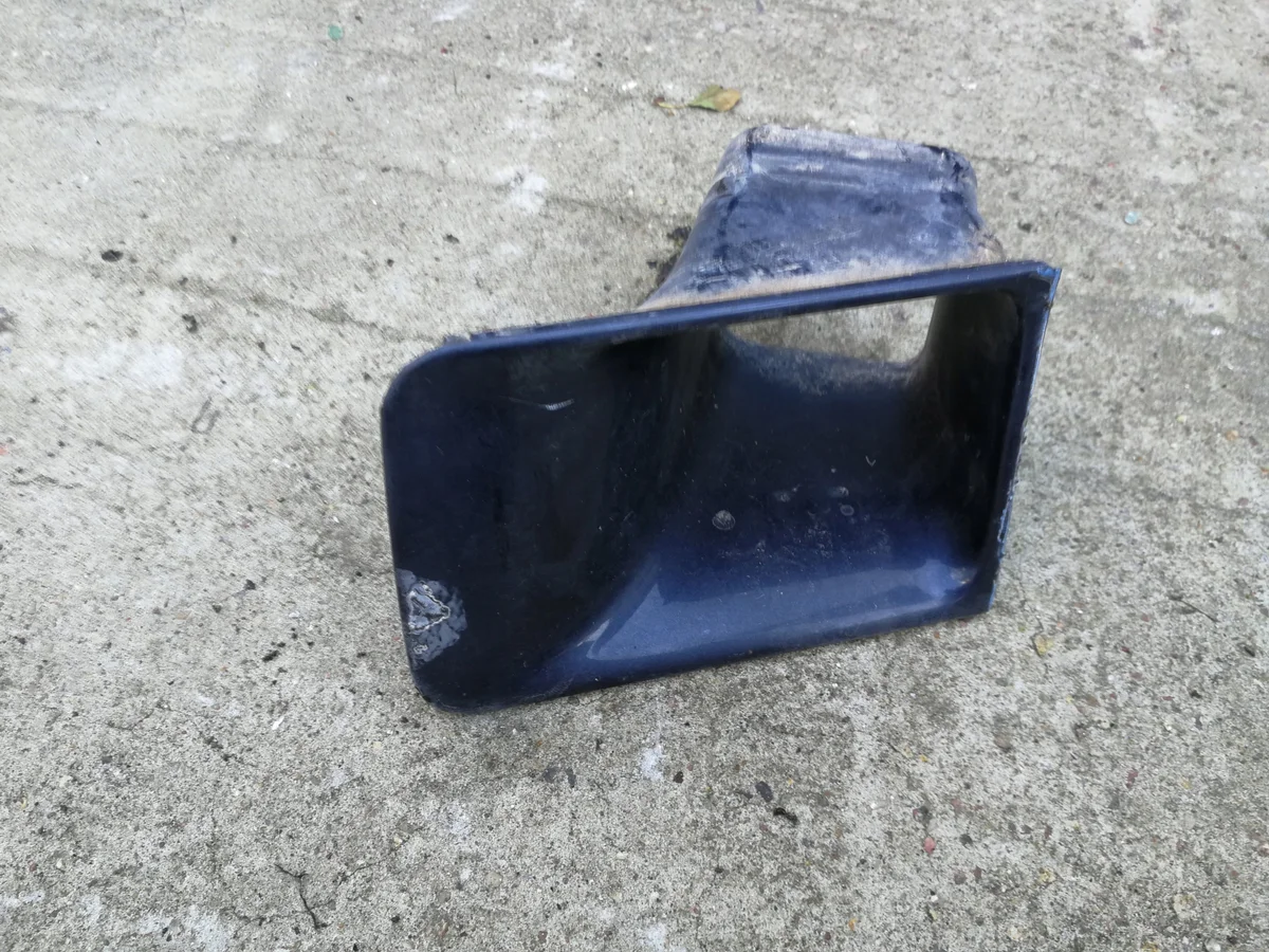 Luftführung BMW E30 Rechts Vorne Gebraucht image 2