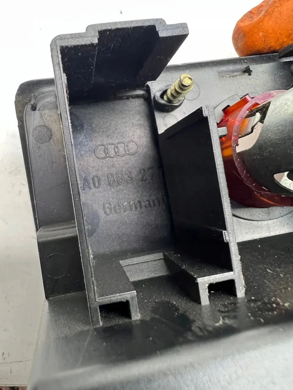 Audi 100 4A0863277 Rejilla ventilación trasera image 8