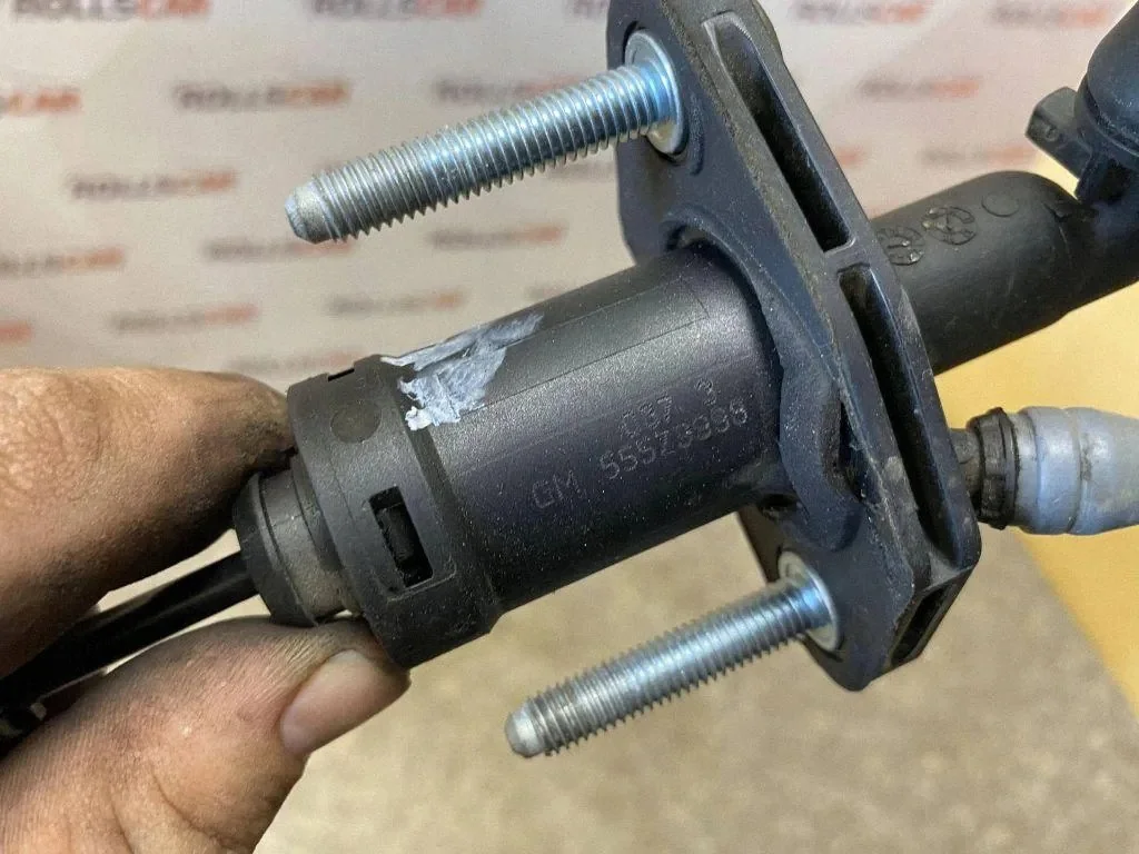 Cylindre d'embrayage Opel Astra J 55579998 image 4