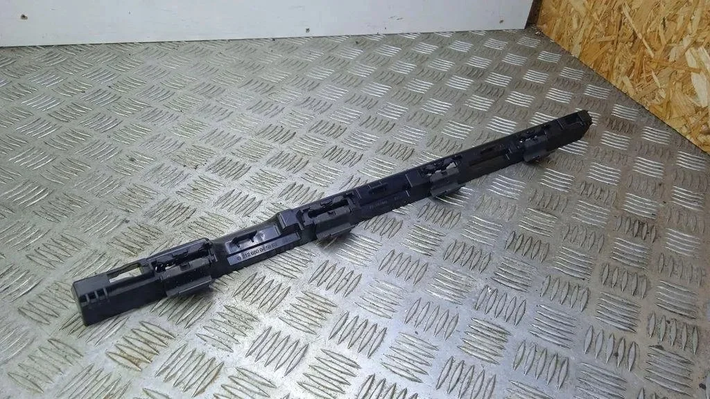 Mercedes CLS C218 X218 umbral derecho OEM 2126800456