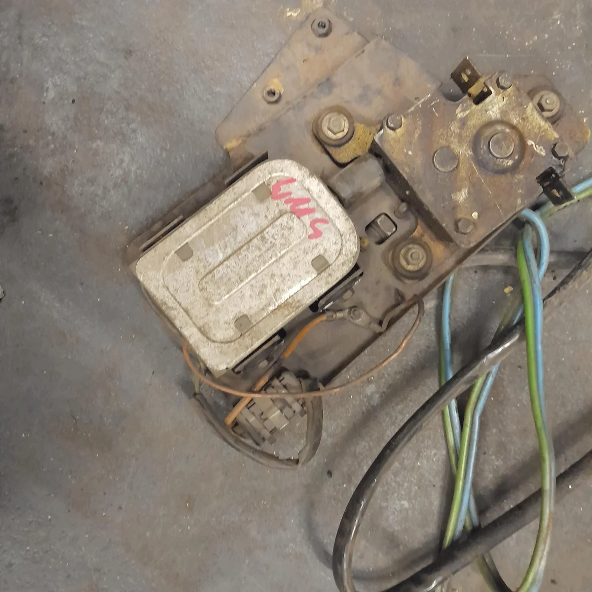 Schiebedach Motor Bosch Mercedes W114 W115 image 4