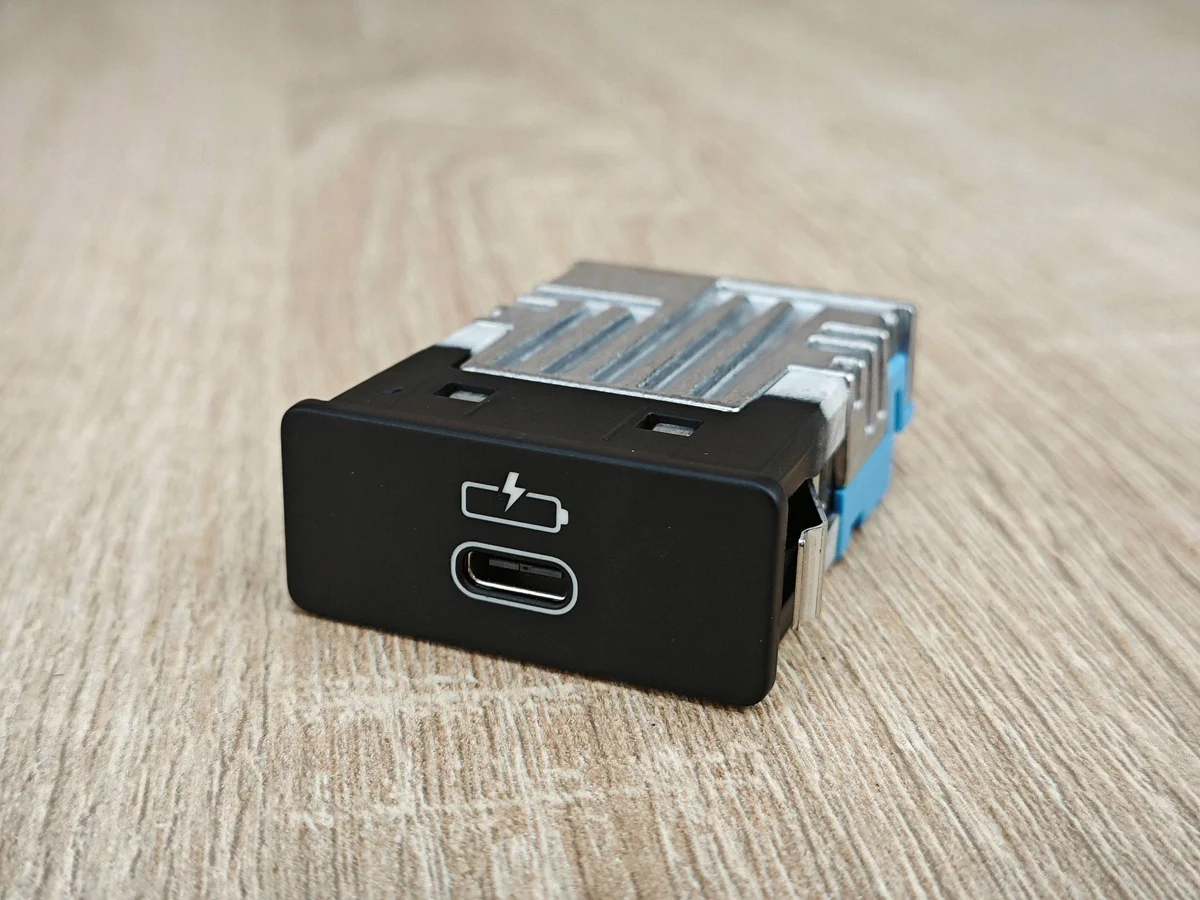 USB-Port BMW 1er F40 5A84161 image 2